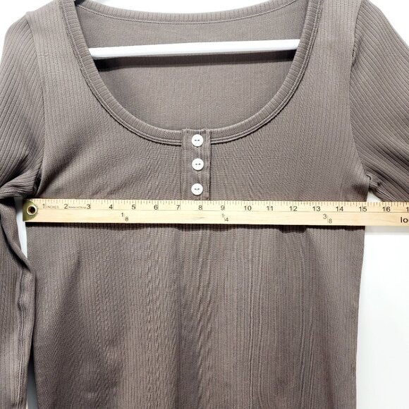 OQQ Long-Sleeve Brown Ribbed Henley Top With Button Detail Size M - Picture 9 of 9